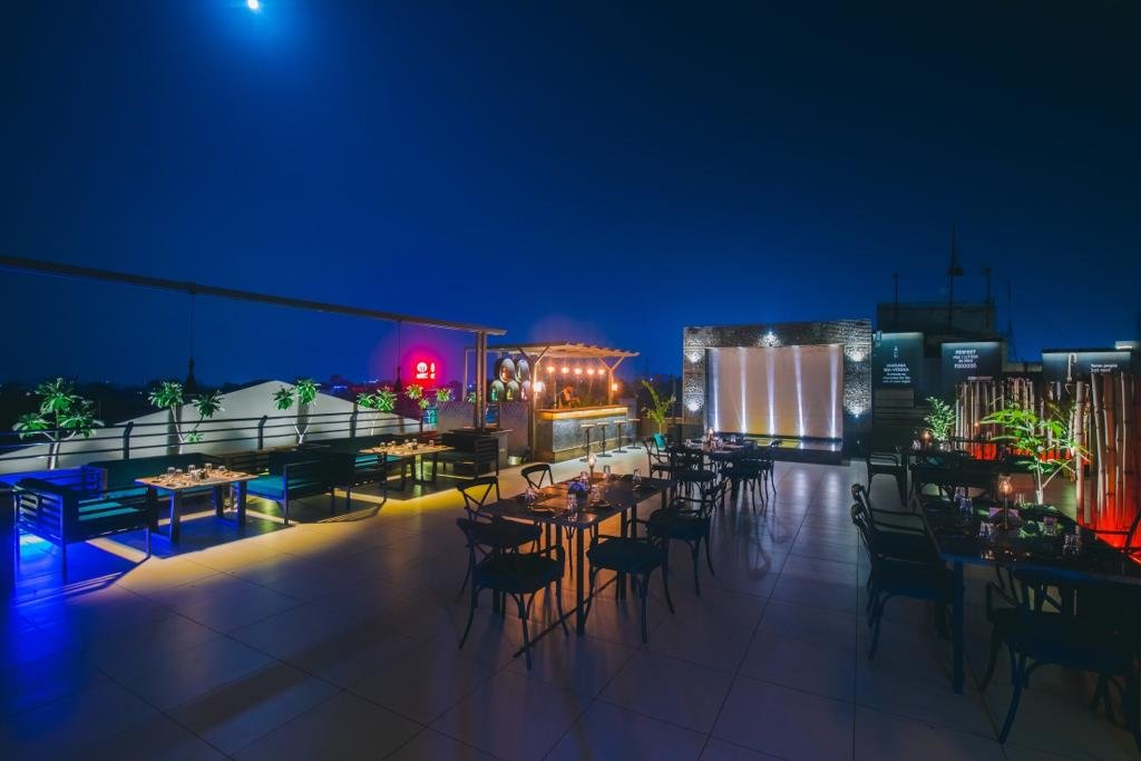 Level 5 Rooftop Restaurant udaipur