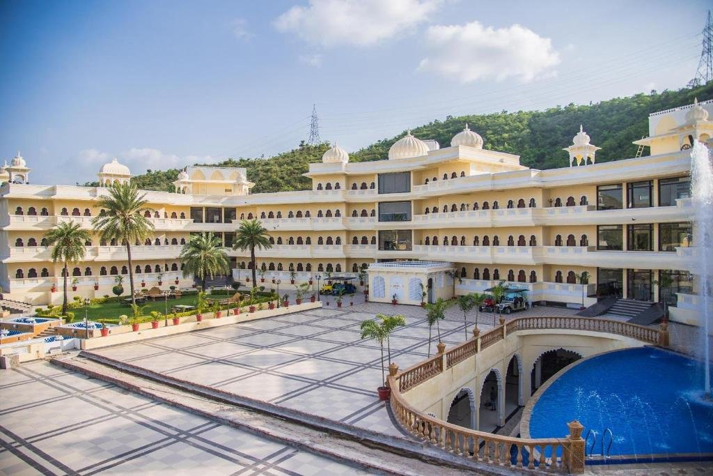 Labh Garh Palace Resort & Spa