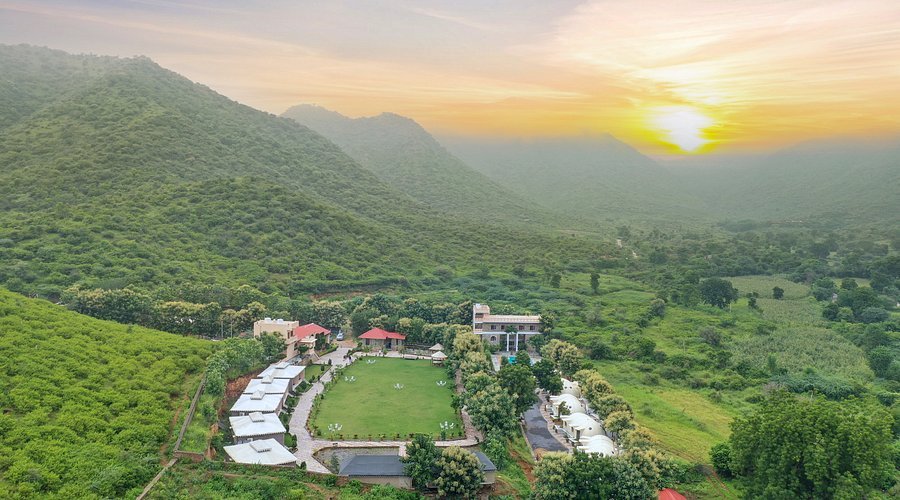 KAVISH HOLIDAY HILL RESORT n SPA -A Luxury Boutique Resort in UDAIPUR