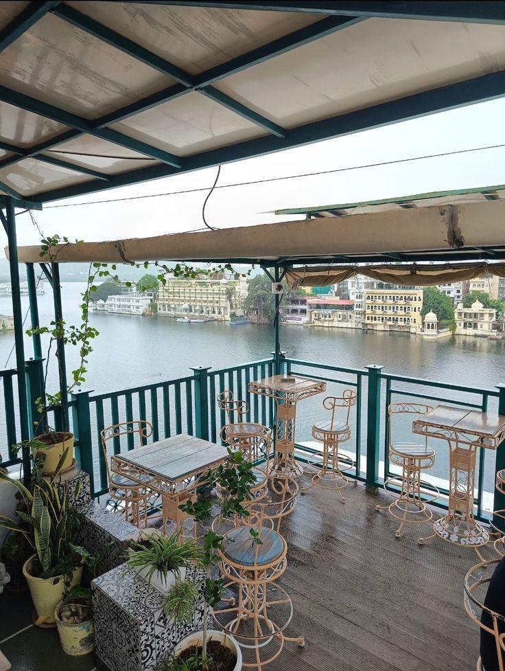 Jheel's Ginger Coffee Bar & Bakery overlooking Lake Pichola in Udaipur