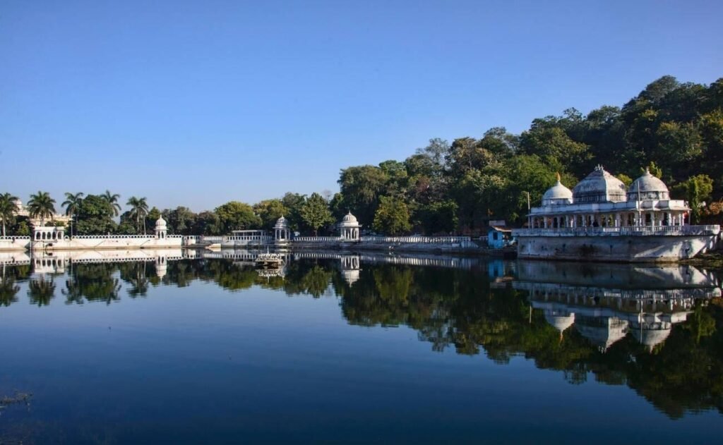 Doodh Talai lake and garden in Udaipur