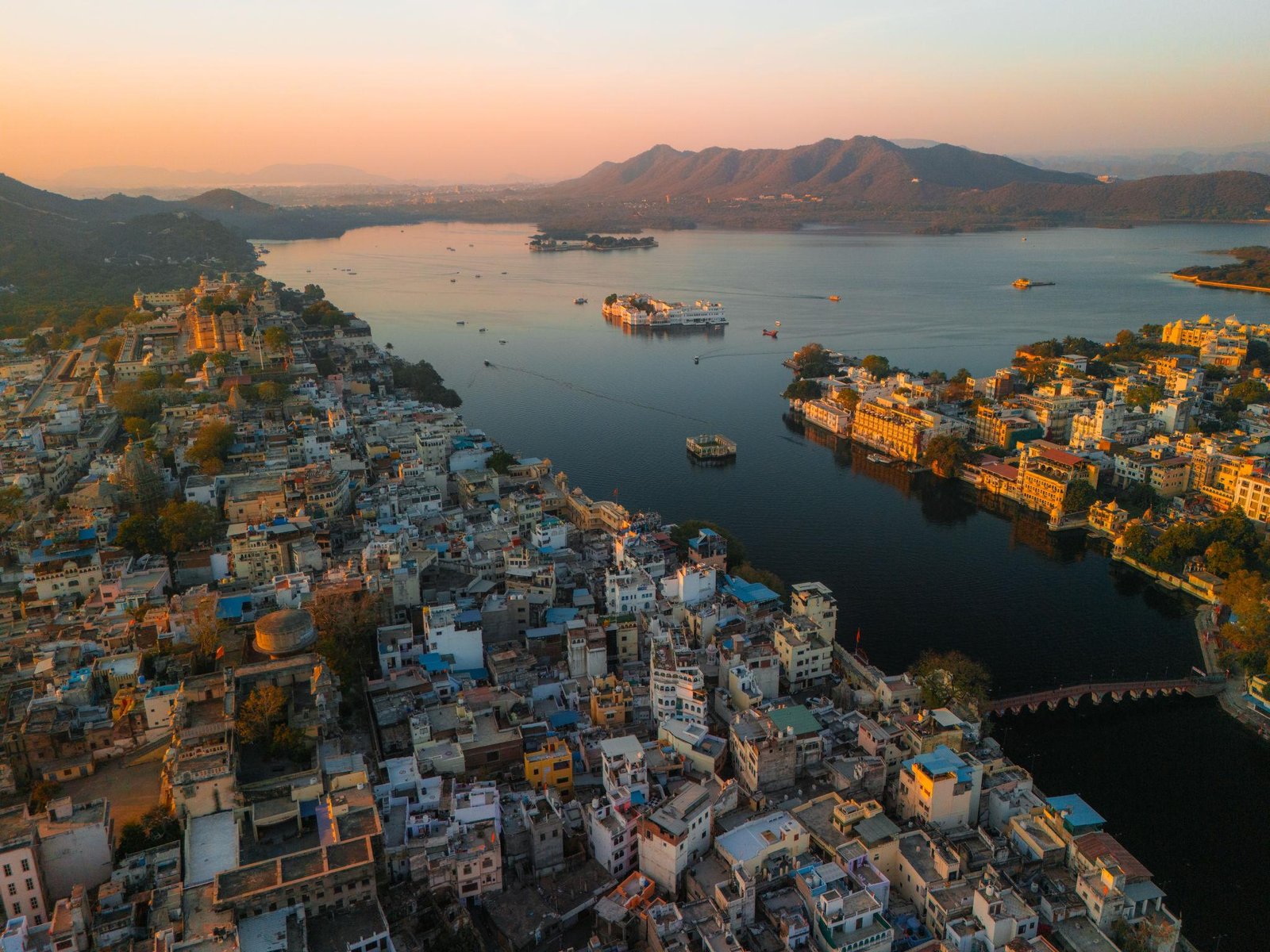 Best places to visit in Udaipur including City Palace and Lake Pichola